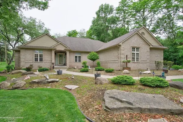 1712 Wood TRL, Oxford, MI 48371