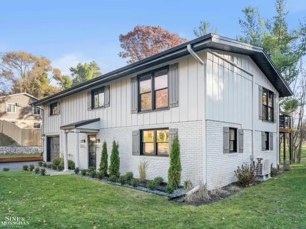 431 Fairlane DR, TraverseCity, MI 49684