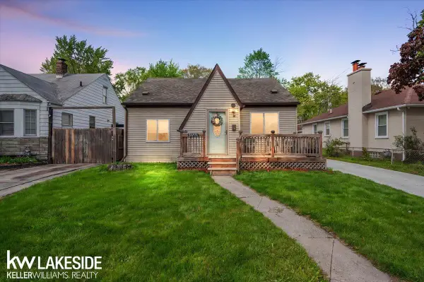 20511 Kenosha ST, HarperWoods, MI 48225