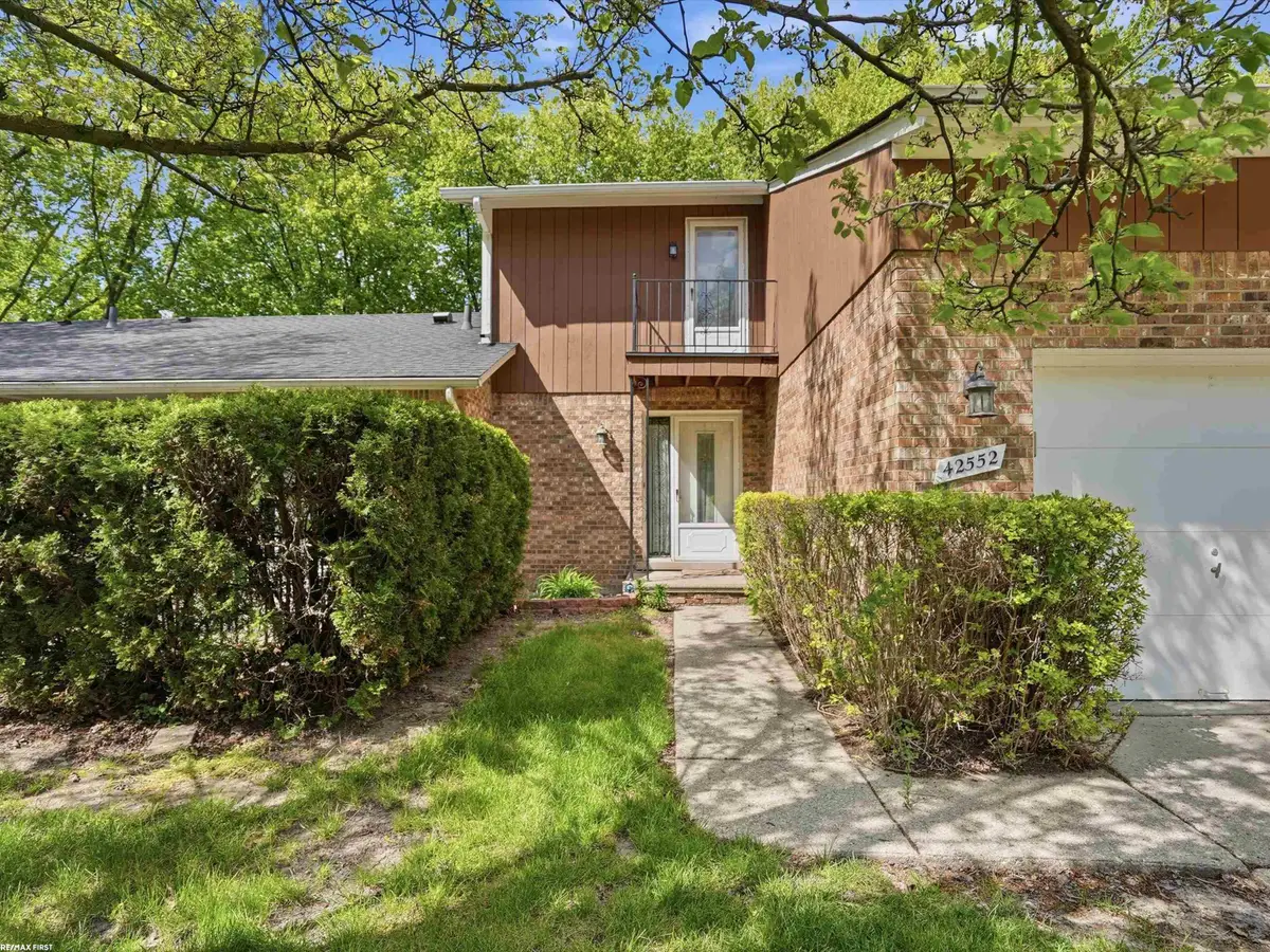 42552 Beverly WAY, Clinton, MI 48038 - #1