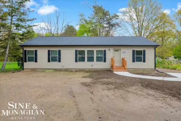 2060 Washington ST, Algonac, MI 48001