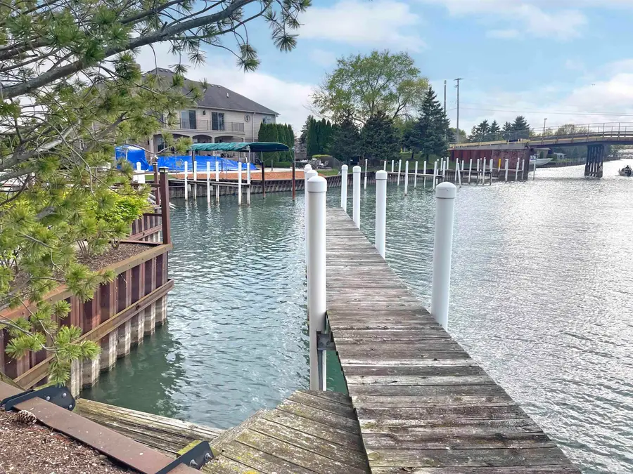 41614 Conger Bay ST, Harrison, MI 48045 - #3