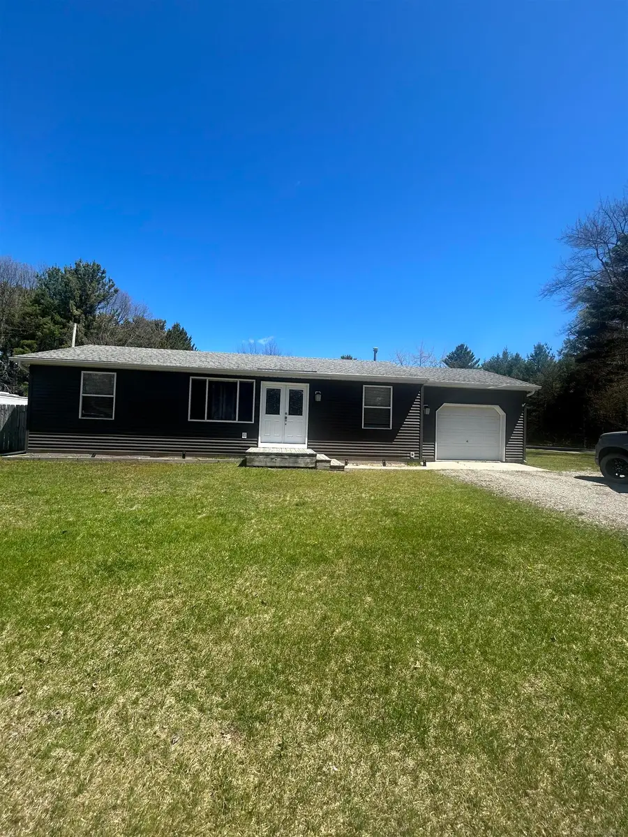 1012 Owosso ST, East Tawas, MI 48730 - #2