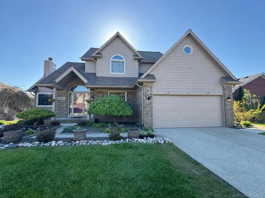 49132 Stratford DR, Chesterfield, MI 48047 - #2