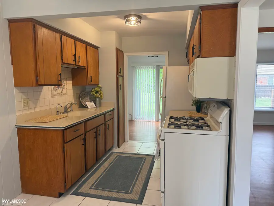 20016 Great Oaks Circle North ST, Clinton Township, MI 48038 - #2