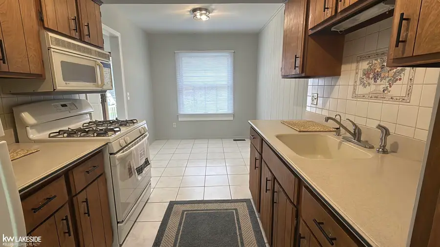 20016 Great Oaks Circle North ST, Clinton Township, MI 48038 - #3