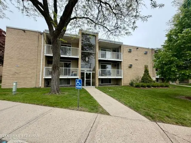 4921 Crooks RD, Royal Oak, MI 48073 - #1