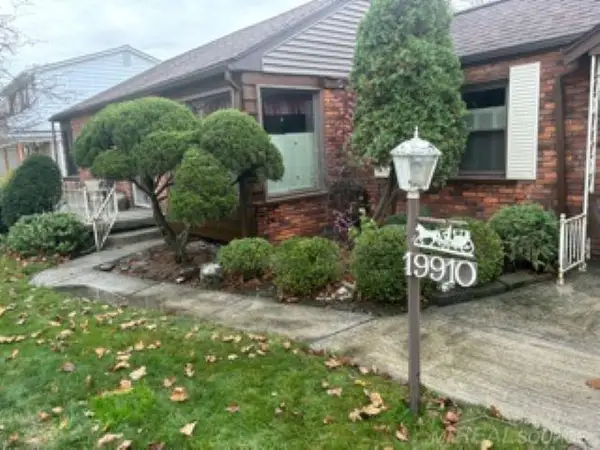 19910 Parkside ST, StClairShores, MI 48080