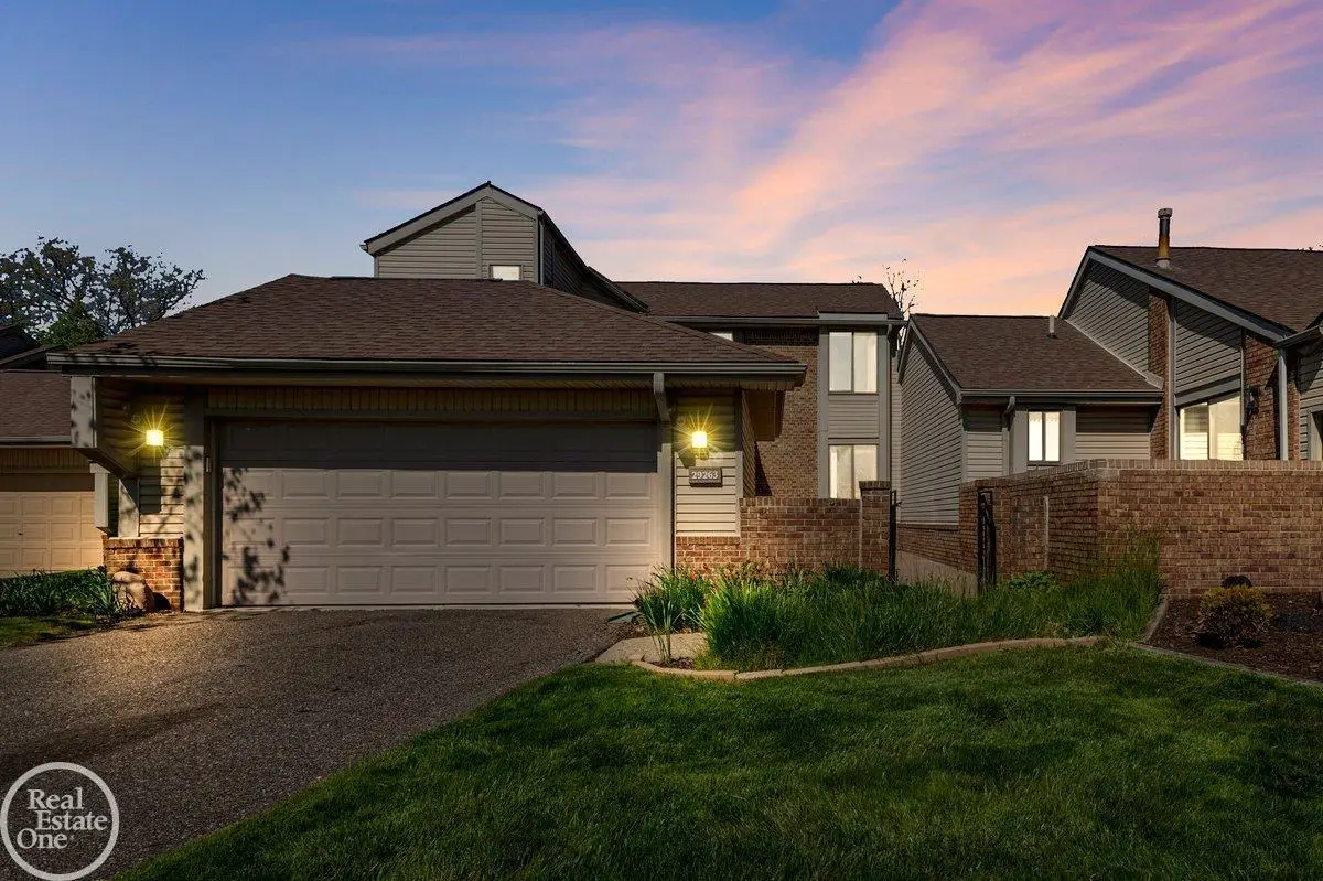 29263 W Chanticleer ST, Southfield, MI 48034 - #1