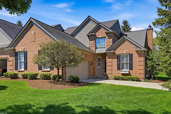 1368 Rock Valley DR, Rochester, MI 48307