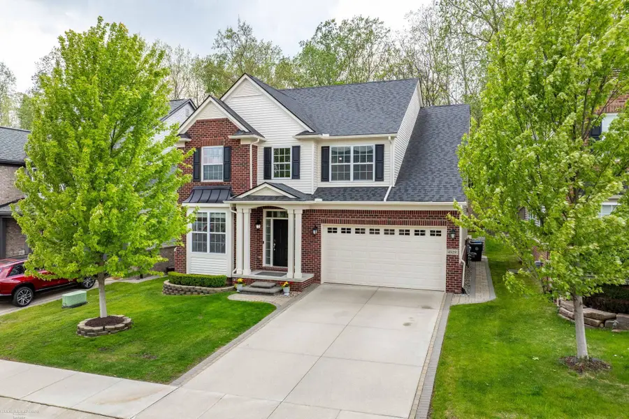 4929 W Stonegate CIR, Orion, MI 48359 - #3