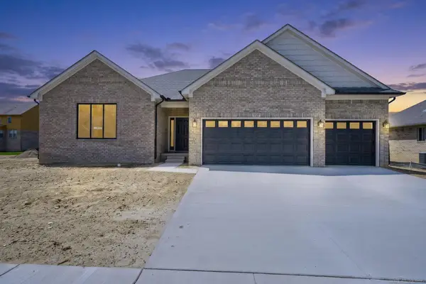 1127 Williamson CIR, Pontiac, MI 48340