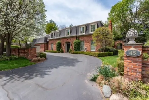 45 Lakecrest, GrossePointeFarms, MI 48236