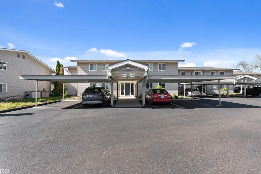 4960 Lake Point DR, Waterford, MI 48329 - #3