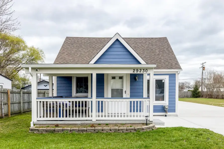 29230 Harding ST, Roseville, MI 48066 - #2