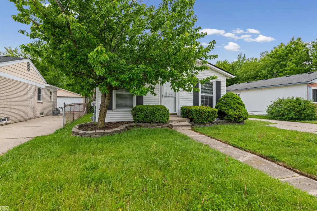 20171 Stafford ST, Clinton Township, MI 48035 - #1