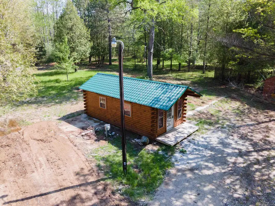 7147 Suerweir RD, Applegate, MI 48401 - #2