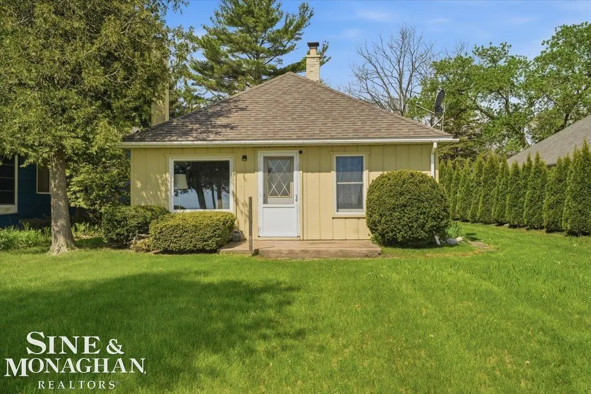 637 S Lakeshore Rd RD, Port Sanilac, MI 48469 - #1