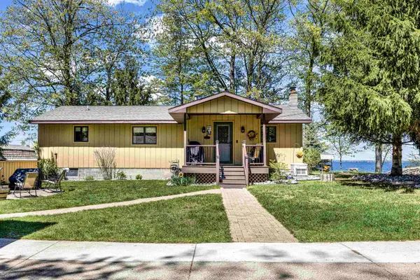 115 Logan AVE, HoughtonLake, MI 48629