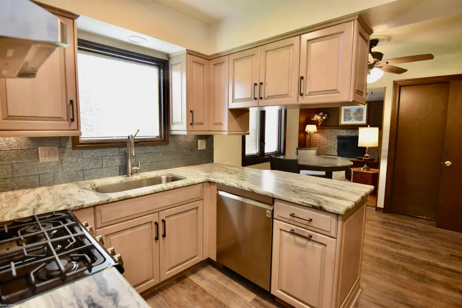 2620 Kipling DR, Sterling Heights, MI 48310 - #3