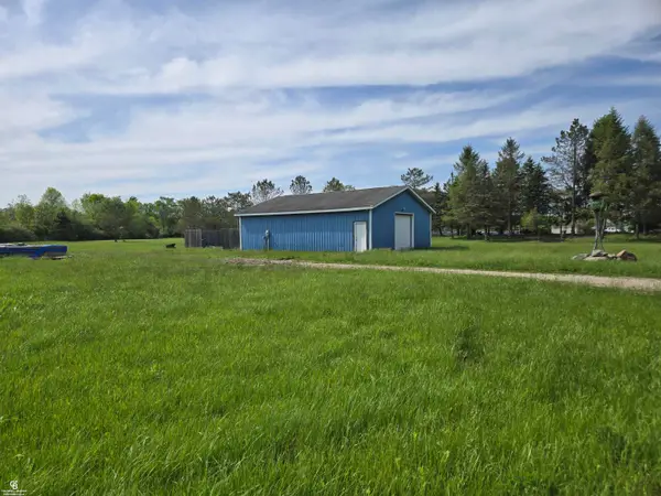 4179 Kilgore RD, Avoca, MI 48006