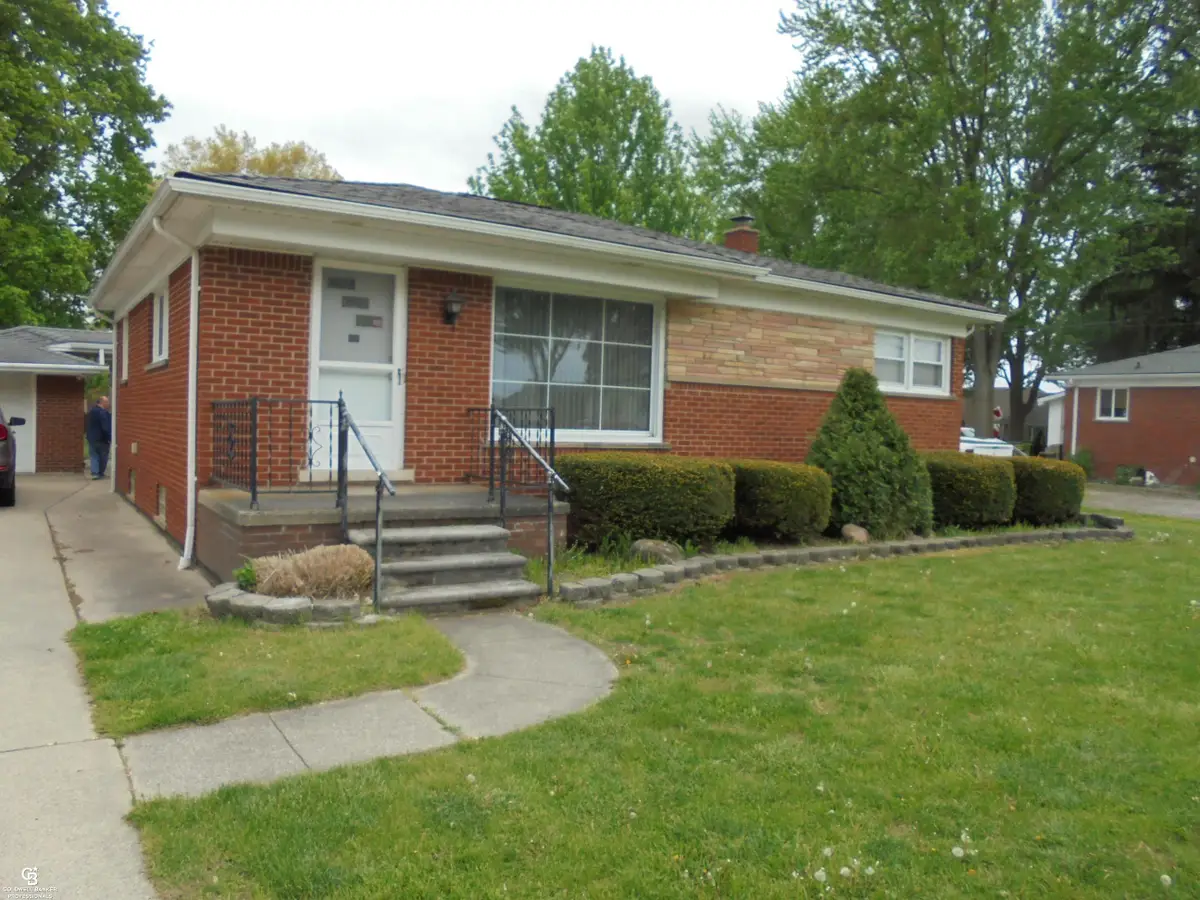 18138 22 Mile RD, Macomb, MI 48044 - #1