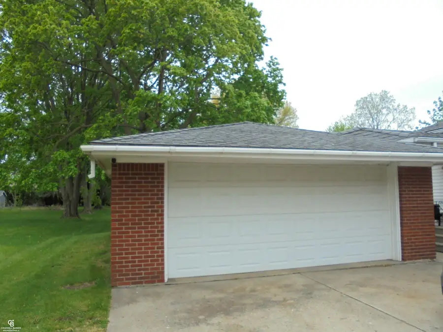 18138 22 Mile RD, Macomb, MI 48044 - #2