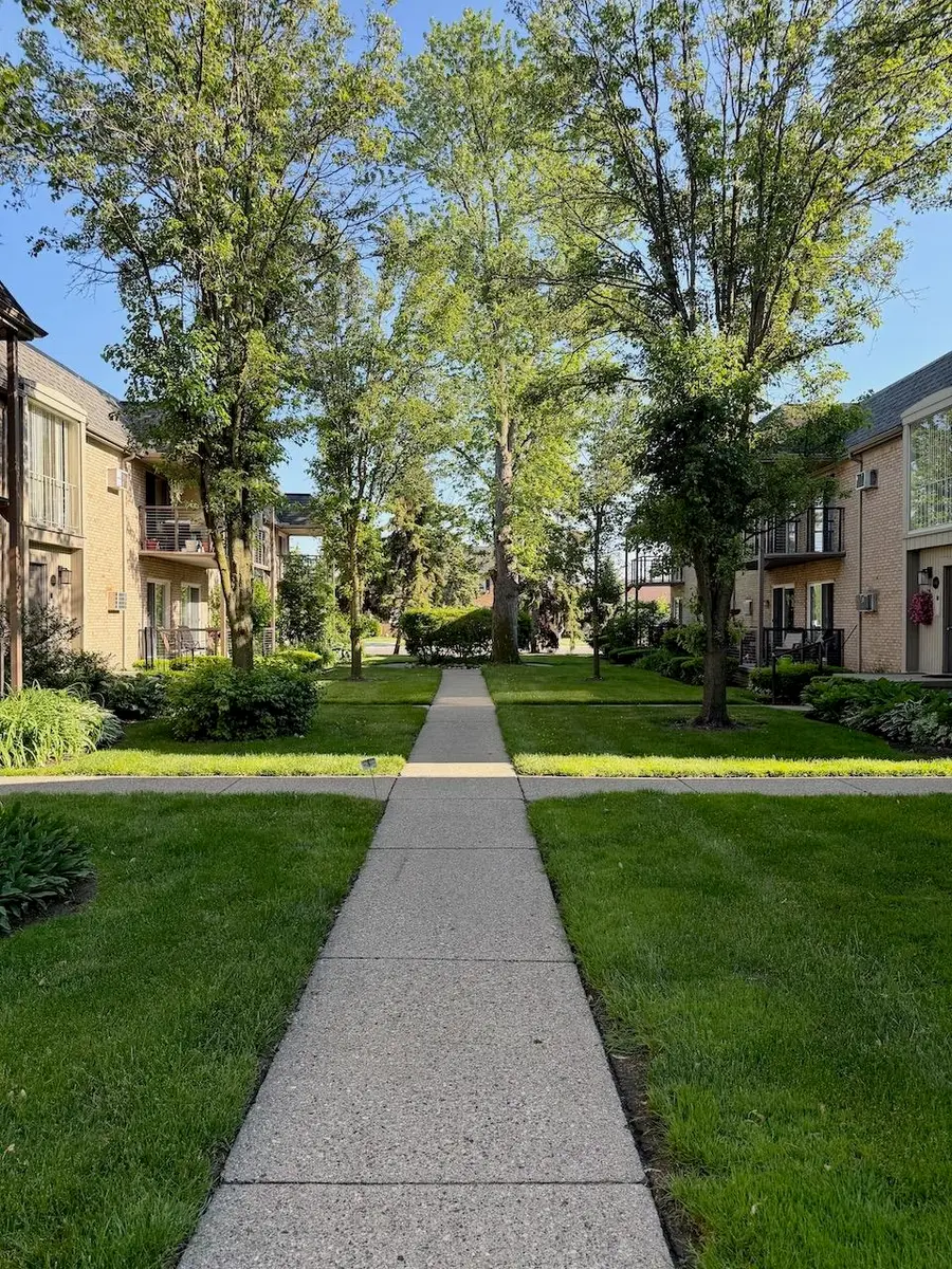 1723 E 14 Mile RD, Birmingham, MI 48009 - #2