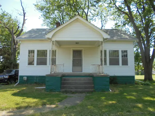 35080 Hengesbach DR, ClintonTownship, MI 48035