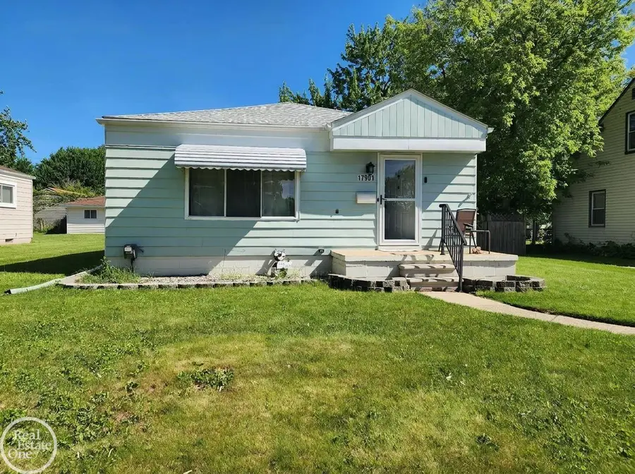 17901 Peters ST, Roseville, MI 48066 - #2