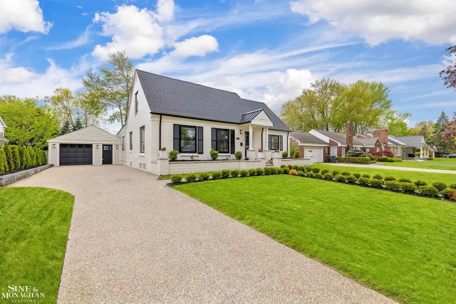 773 Hawthorne RD, Grosse Pointe Woods, MI 48236 - #2