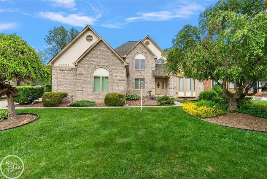 56688 Portsmouth CT, Shelby, MI 48316 - #2