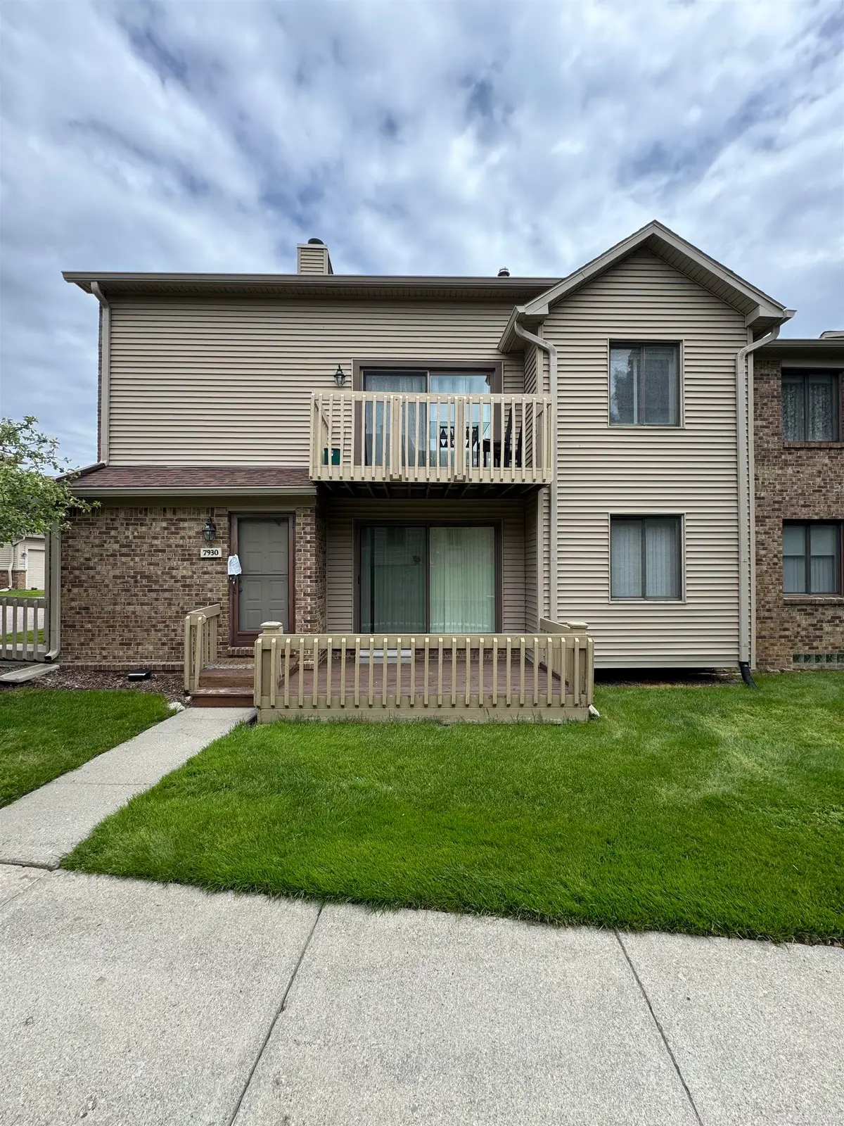 7930 Woodingham DR, West Bloomfield, MI 48322 - #1