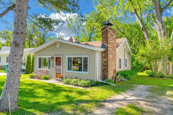 7526 Elmwood RD, Lexington, MI 48450