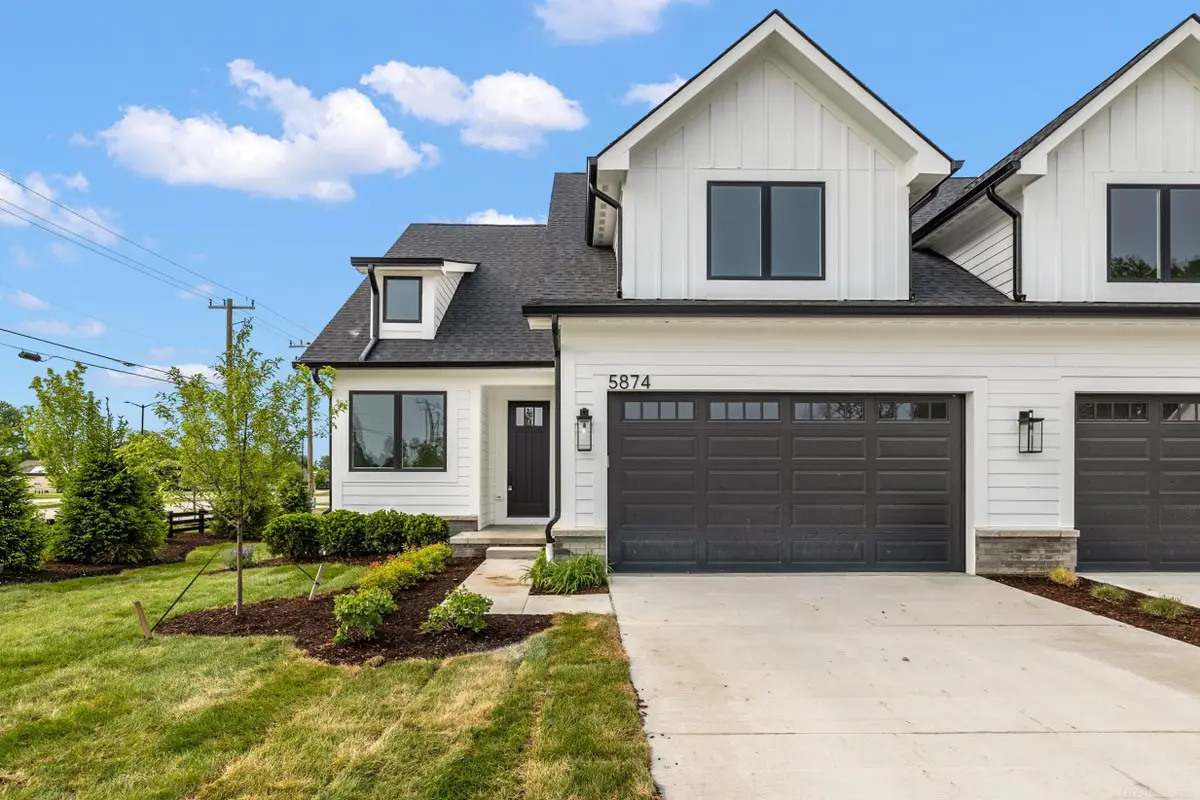 5874 Heights DR, Sterling Heights, MI 48314 - #1