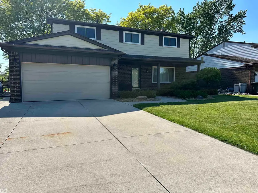 36171 Pompano DR, Sterling Heights, MI 48310 - #2
