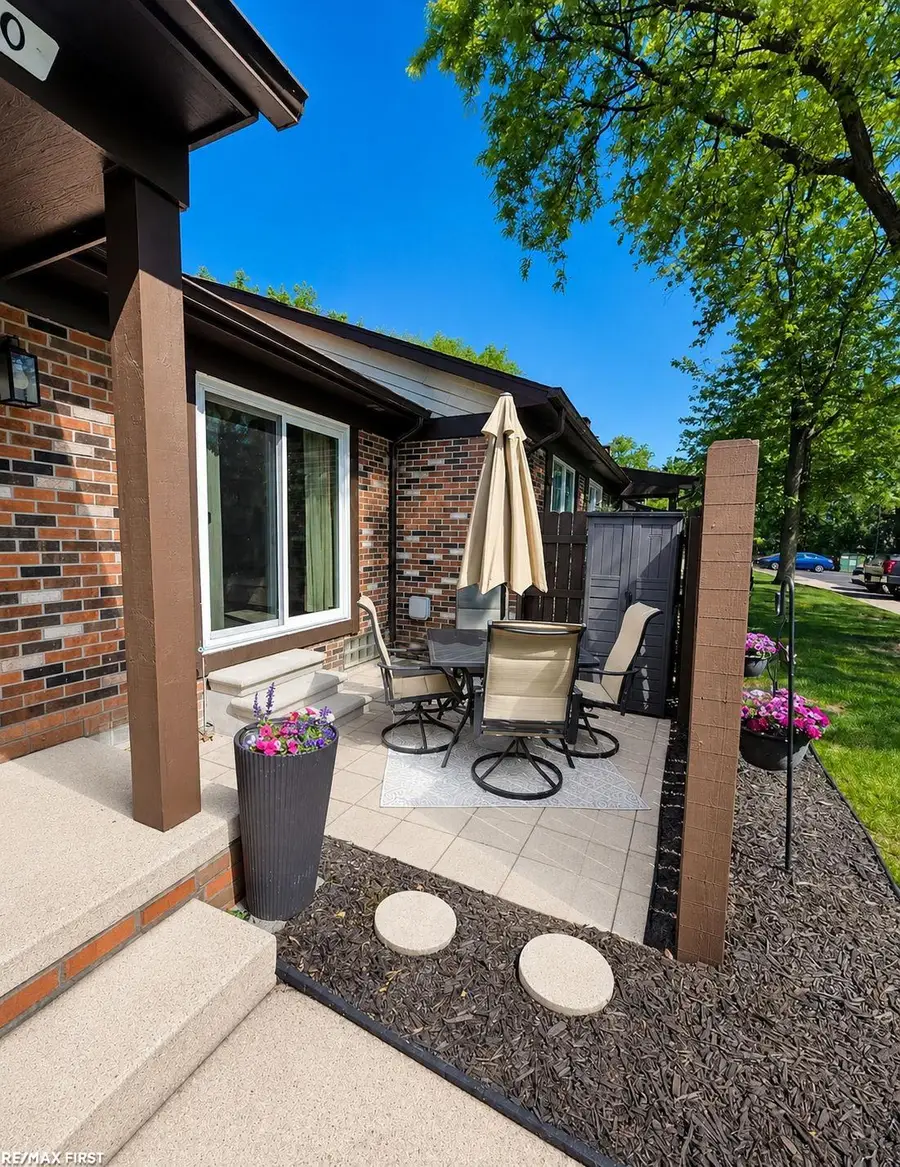 35340 Bristlecone DR, Clinton Township, MI 48035 - #2