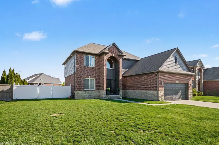 31078 Lions Pointe DR, Chesterfield, MI 48047 - #3