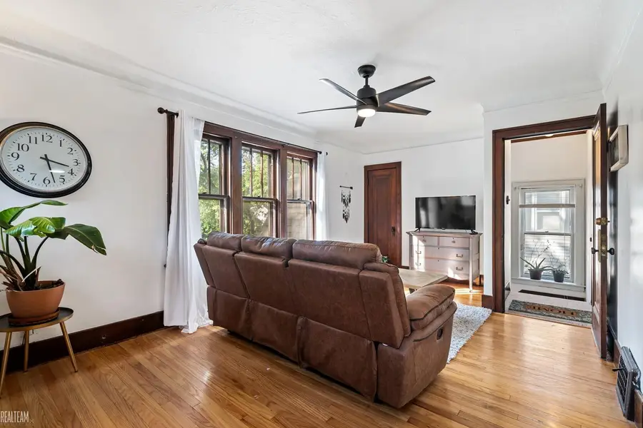 925 E 2nd ST, Royal Oak, MI 48067 - #2