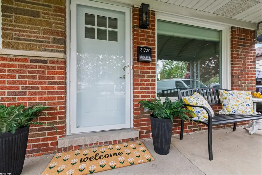 31720 Saint Margaret ST, Saint Clair Shores, MI 48082 - #2