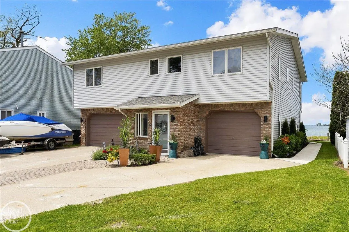 7860 Belle Brae LN, Fair Haven, MI 48023 - #1