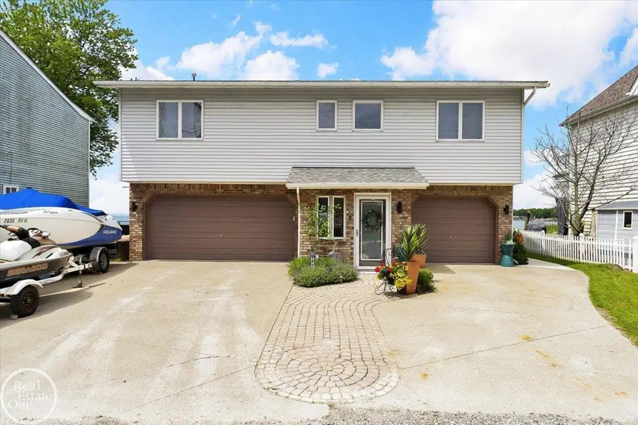 7860 Belle Brae LN, Fair Haven, MI 48023 - #2