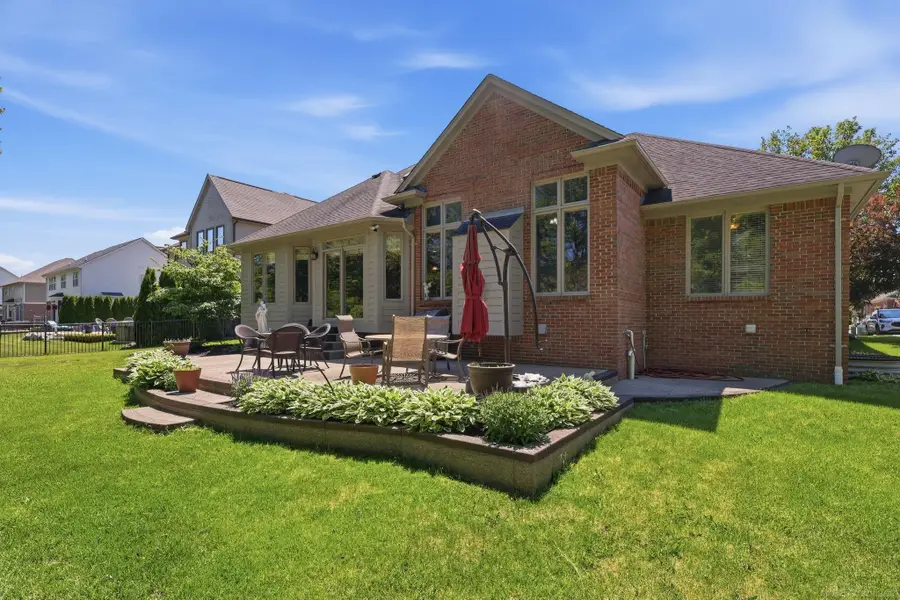 6241 Parliament DR, Washington, MI 48095 - #3