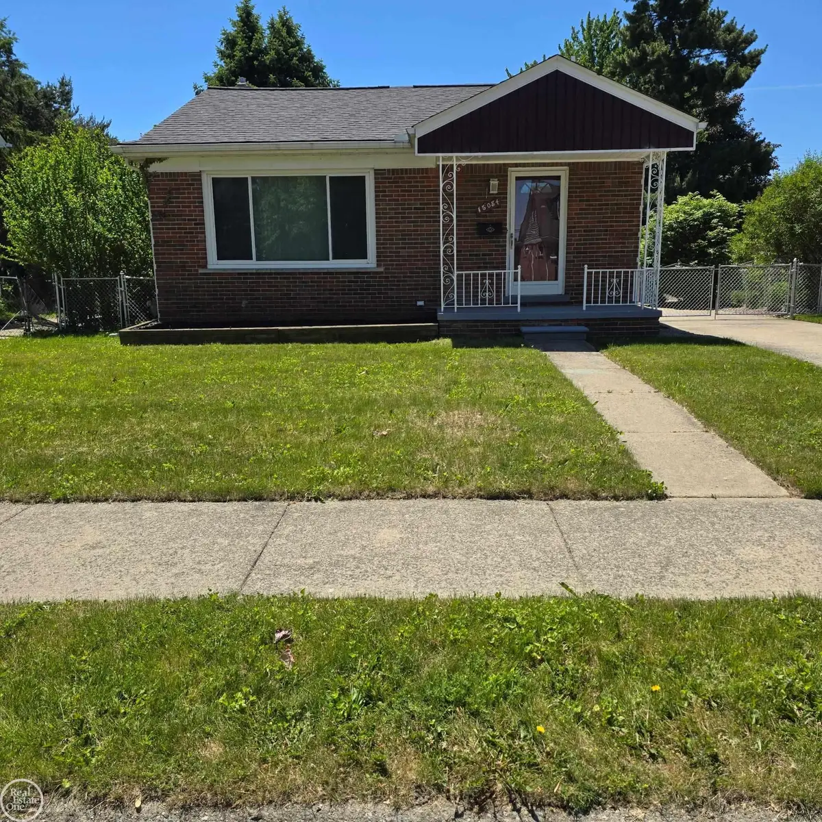 16084 Hauss AVE, Eastpointe, MI 48021 - #1