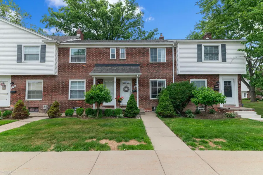 23102 Marter RD, Saint Clair Shores, MI 48080 - #2