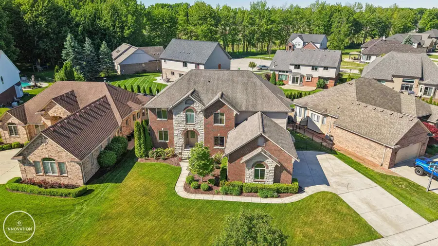19060 Bedford DR, Clinton, MI 48038 - #3