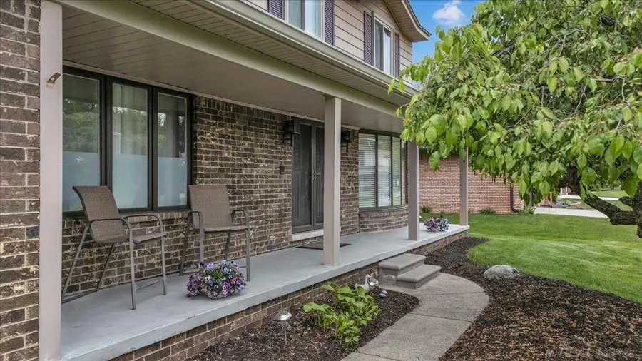 55767 Sandy LN, Shelby, MI 48316 - #2