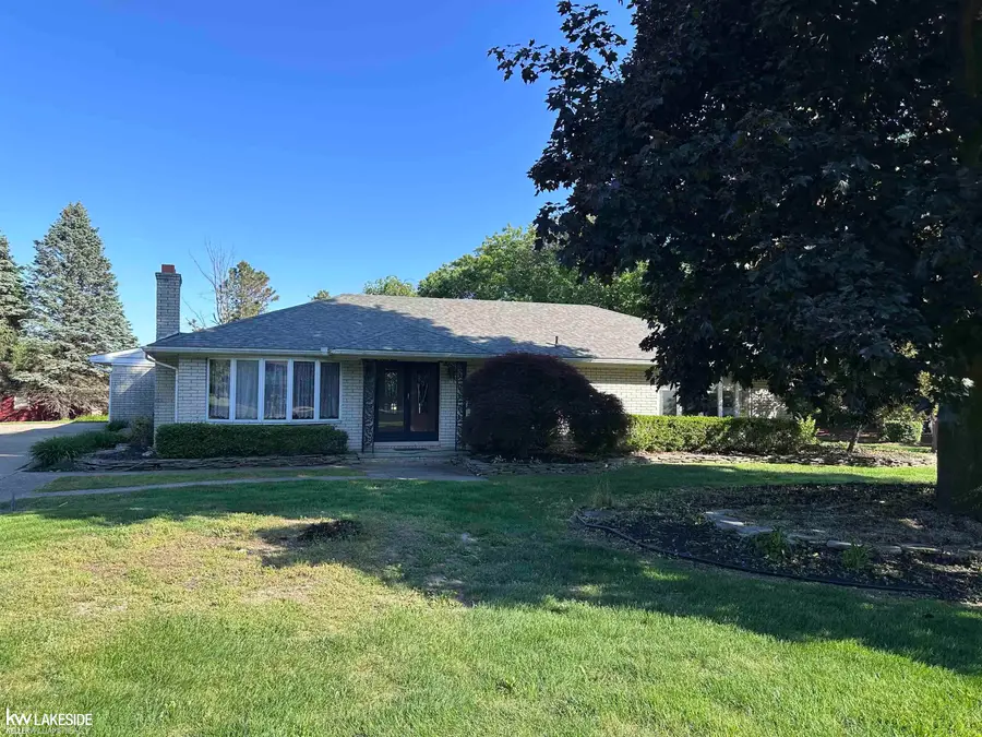 38666 Moravian DR, Clinton, MI 48036 - #2