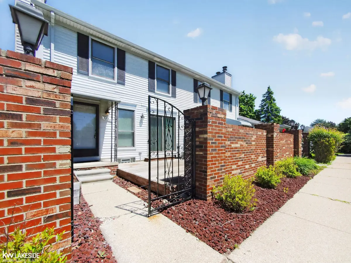 38951 E Golfview DR, Clinton Township, MI 48038 - #1