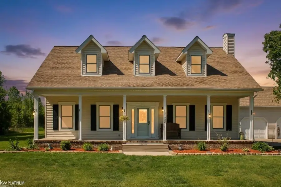 9352 Arnold RD, Ira, MI 48023 - #3